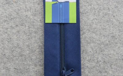 June Tailor – Zippity-Do Done! Zipper with Casing – 18″ Navy