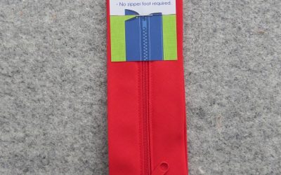 June Tailor – Zippity-Do Done! Zipper with Casing – 18″ Red